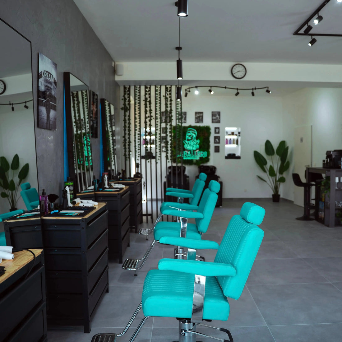 HAUSFELDSTRASSE (1220) Caballero Barbershop